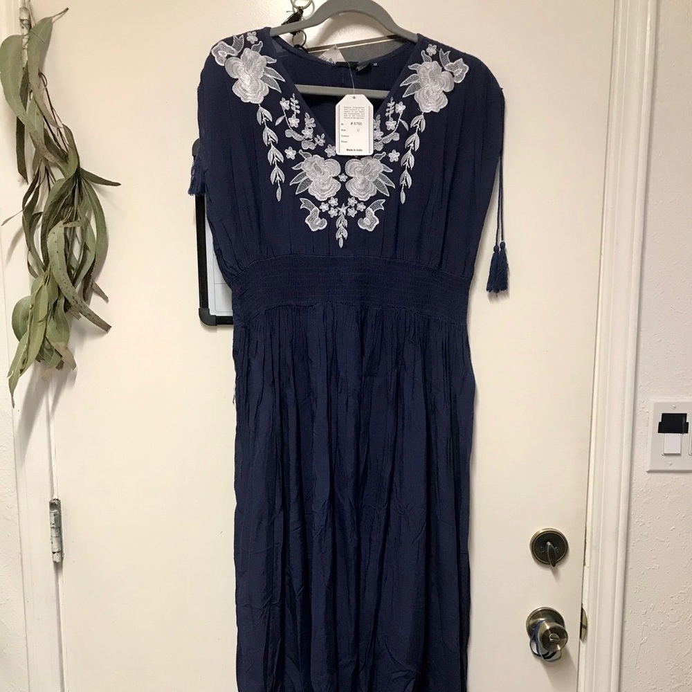 Stylish BRAND NEW dress!